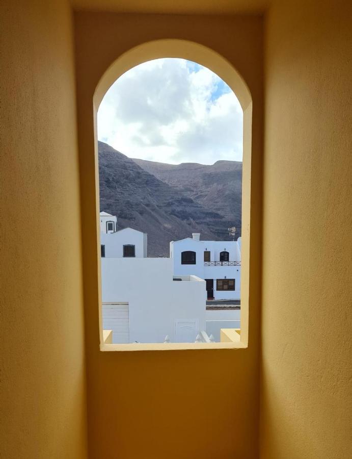 Cliff View Orzola Apartment Exterior photo
